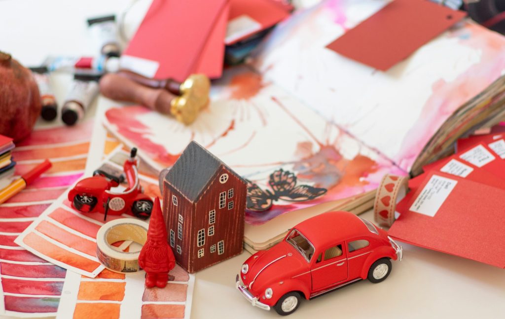 Objets créatifs et colorés divers